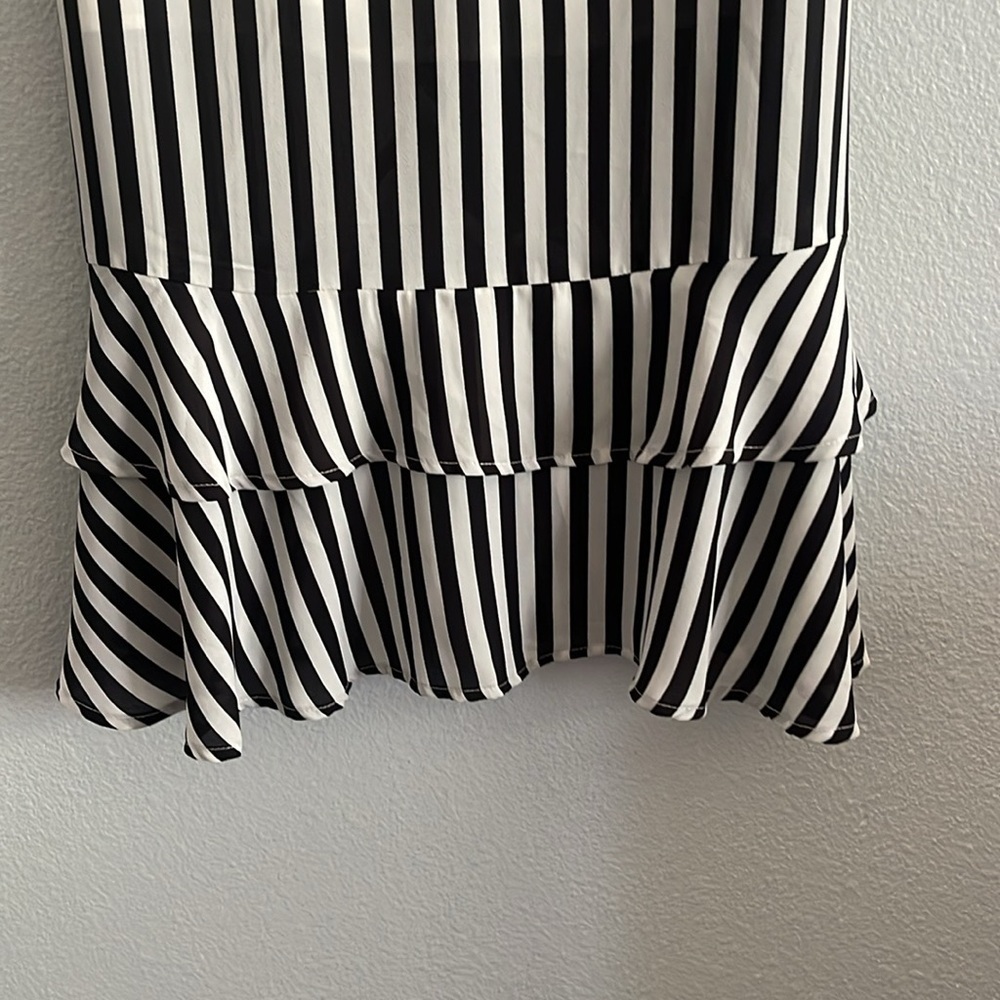 Who What Wear White and Black Stripped Skirt Size 2 - Picture 5 of 6